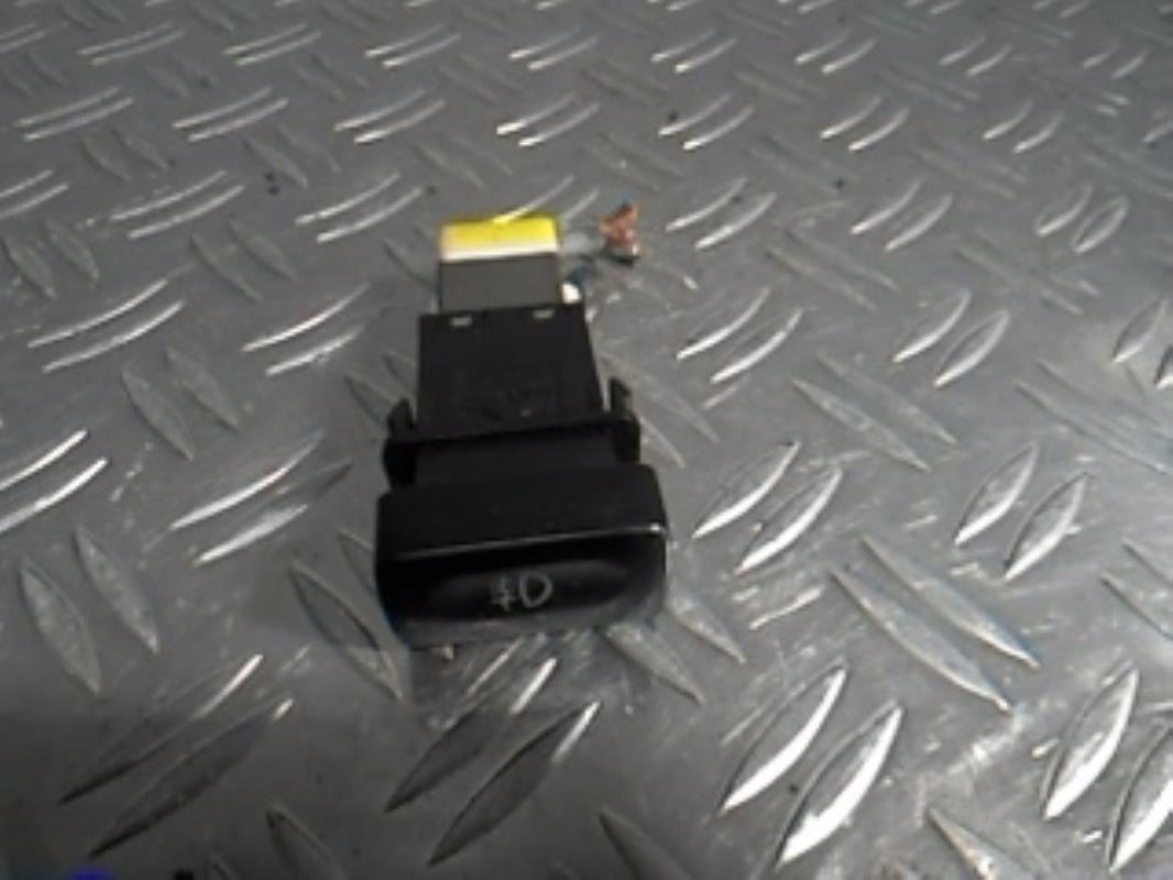 Bouton/Interrupteur NISSAN SUNNY 3 Essence - 1