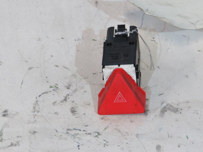 Interruttore luci emergenza VOLKSWAGEN TOURAN 2 Diésel - 1