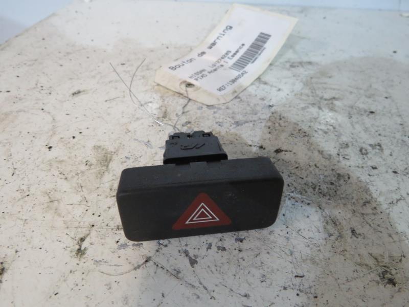 Bouton de warning NISSAN PIXO Essence - 1