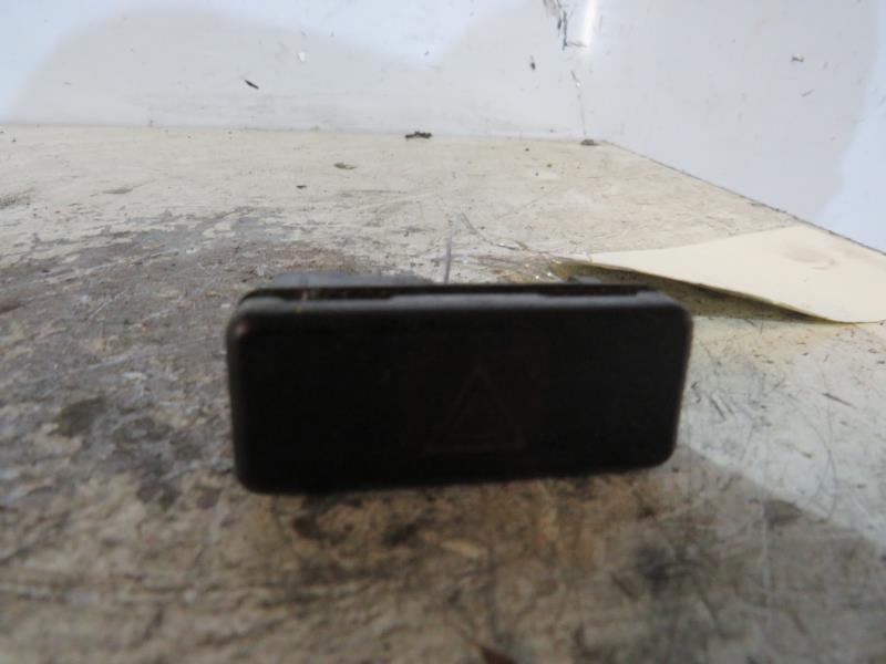 Bouton de warning BMW SERIE 5 E39 PHASE 1 Diesel - 1