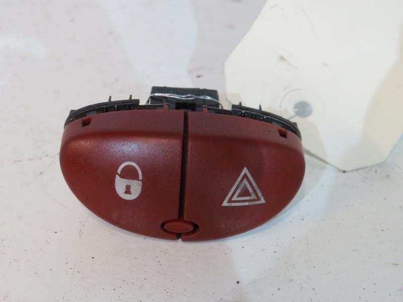 Bouton de warning PEUGEOT 206 PHASE 2 BREAK Diesel - 1