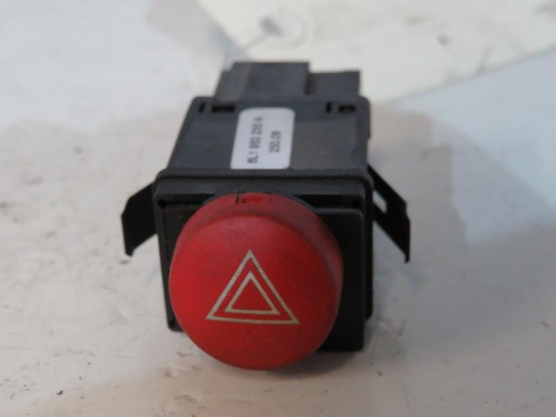 Bouton de warning SEAT IBIZA 3 PHASE 2 Diesel - 1