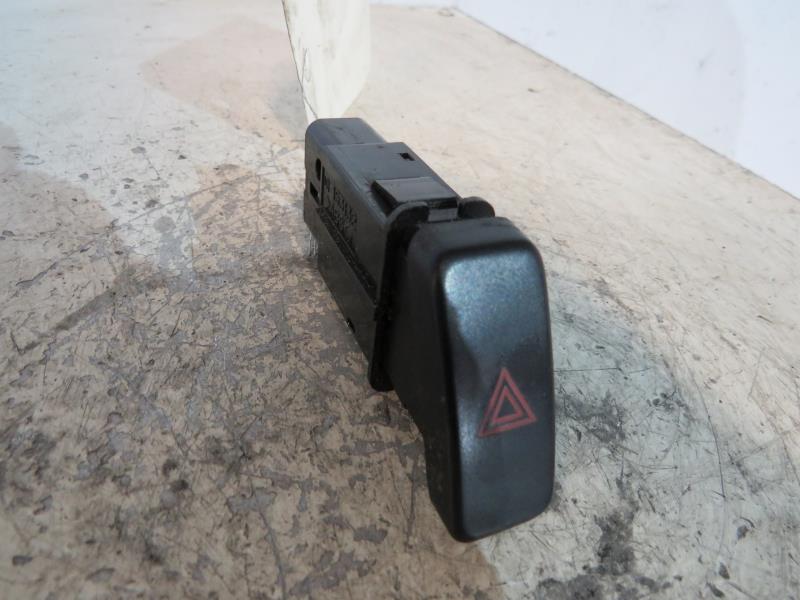 Bouton de warning MAZDA PREMACY Diesel - 1