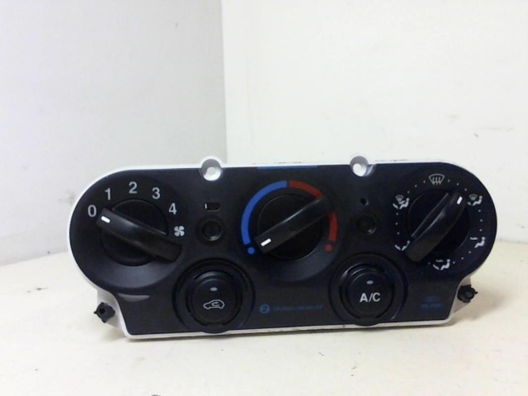 Commande chauffage FORD FIESTA 5 PHASE 1 Essence - 1