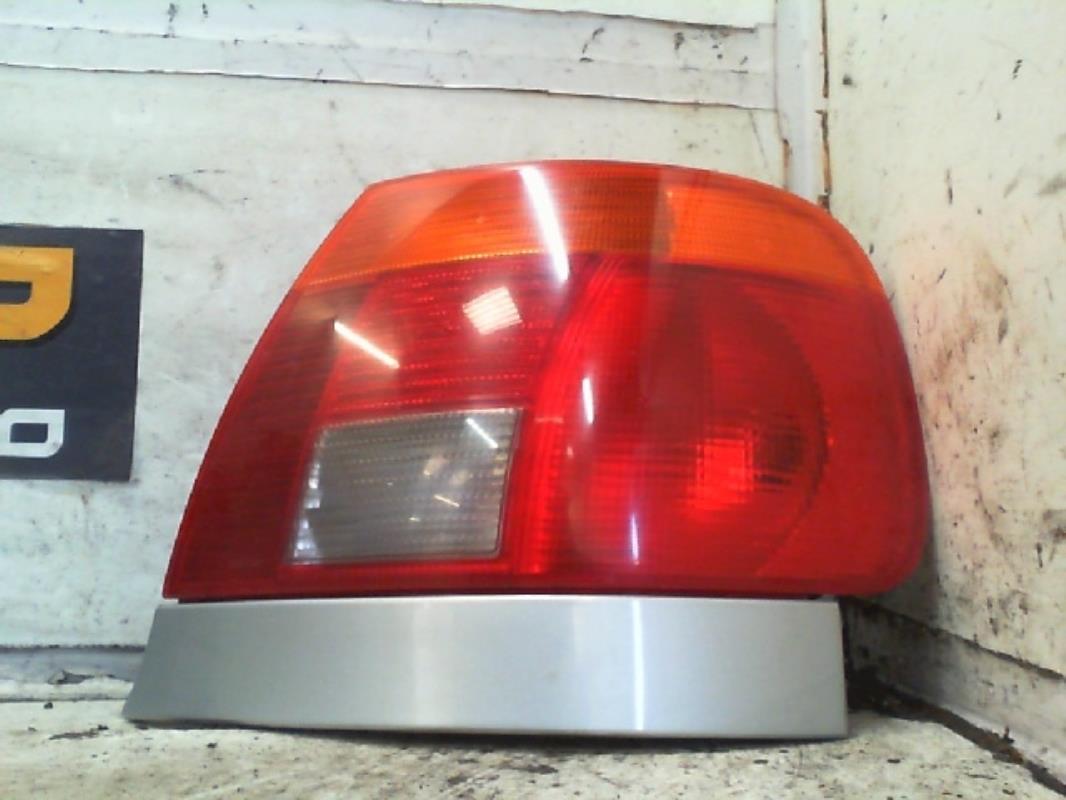 Fanale posteriore principale destro (luci) AUDI A4 1 PHASE 1 Gasolina - 1