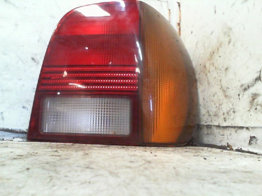 Fanale posteriore principale destro (luci) VOLKSWAGEN POLO 3 PHASE 1 Diésel - 1