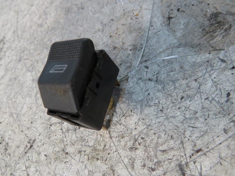 Interruttore lavacristalli anteriore destro AUDI A4 1 AVANT PHASE 1 BREAK Gasolina - 1