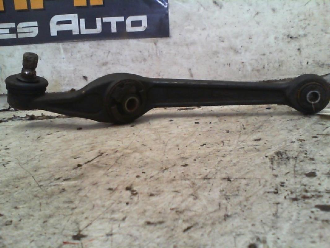 Triangolo anteriore sinistro PEUGEOT 205 PHASE 2 Diésel - 1