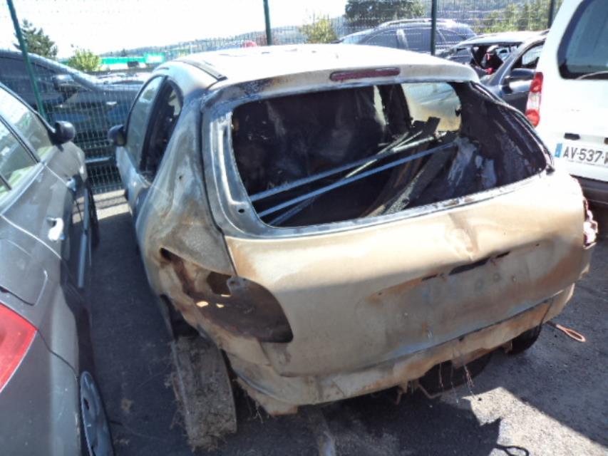 Fusee avant droit PEUGEOT 206+ Diesel - 1