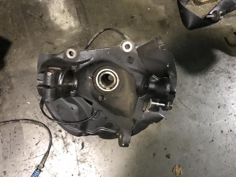 Fusee avant droit BMW SERIE 5 E60 PHASE 2  - 1