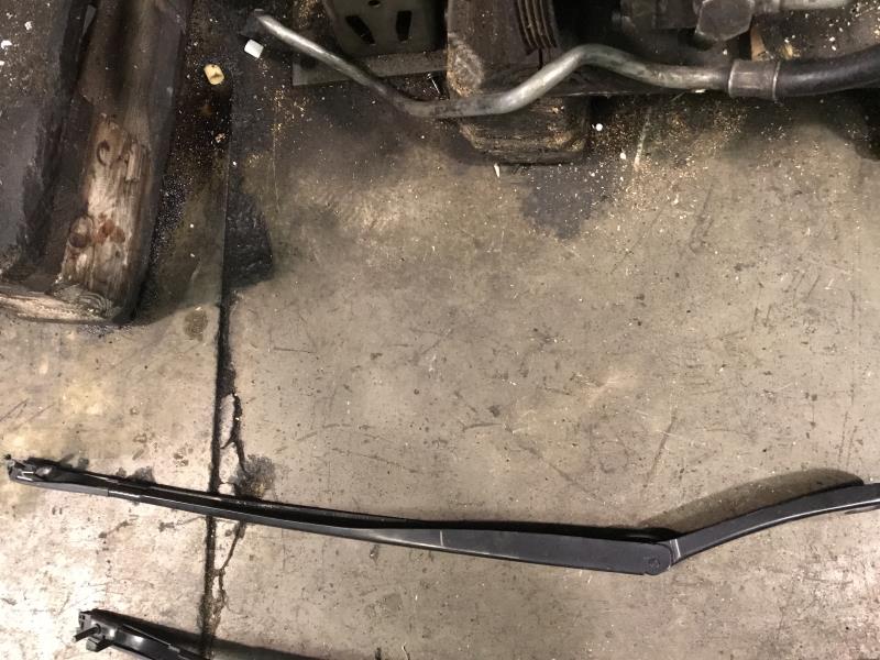 Braccio tergicristallo anteriore sinistro BMW SERIE 5 F11 TOURING PHASE 1 BREAK Diésel - 1