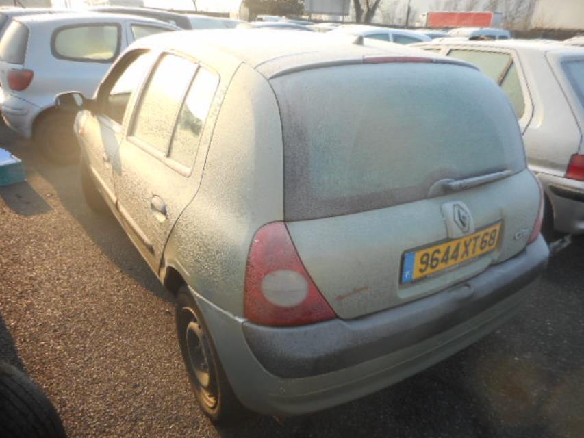 Eclairage de plafonnier RENAULT CLIO 2 PHASE 2 Essence - 1