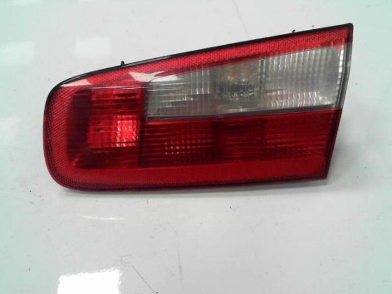 Feu arriere secondaire droit (feux) RENAULT LAGUNA 2 PHASE 1 BREAK Diesel - 1