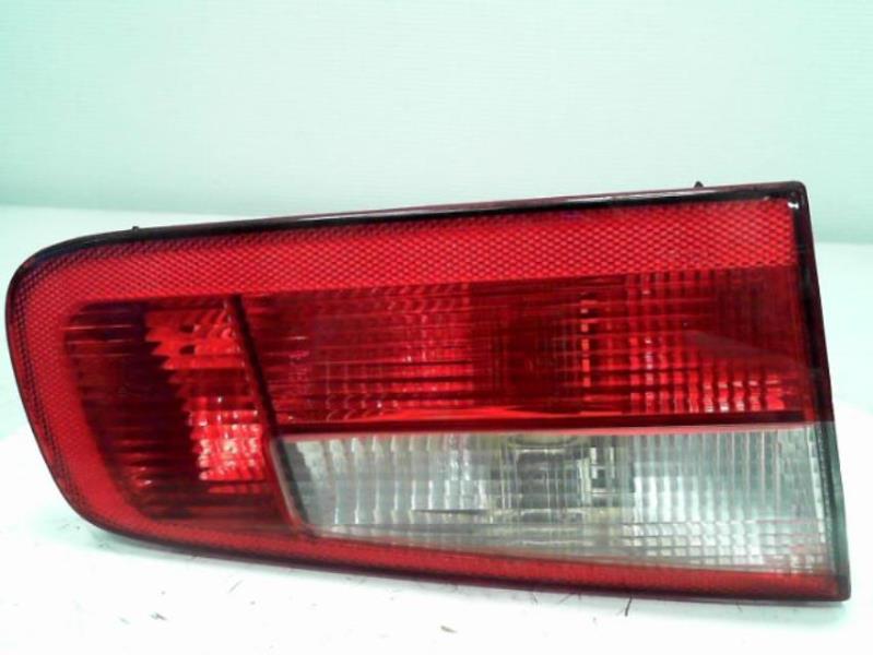 Feu arriere secondaire gauche (feux) RENAULT LAGUNA 2 PHASE 1 BREAK Diesel - 1