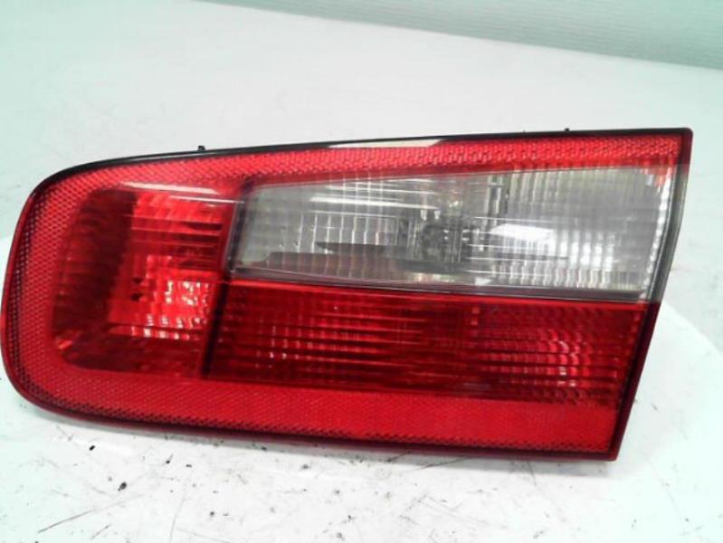 Feu arriere secondaire droit (feux) RENAULT LAGUNA 2 PHASE 1 BREAK Diesel - 1