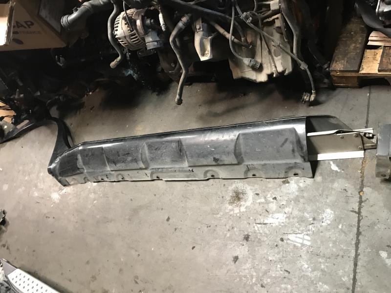 Bas de caisse droit BMW X5 E53  - 1