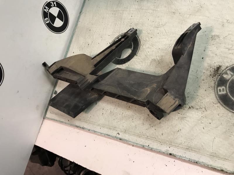 Supporto faro sinistro (lamiera) BMW X3 (E83) PHASE 1  - 1