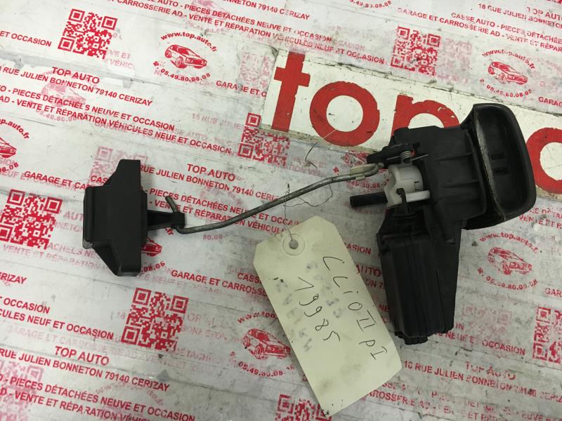 Bouton de coffre RENAULT CLIO 2 PHASE 1 Essence - 1
