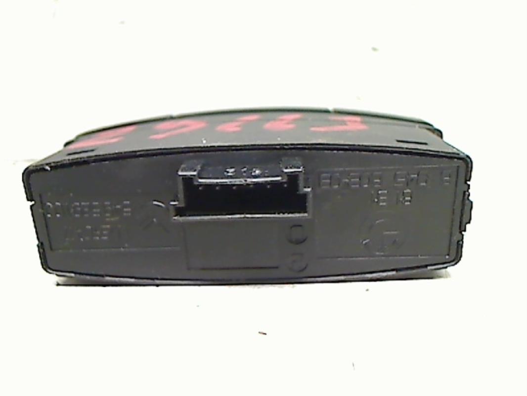 Bouton de warning BMW SERIE 1 E82 COUPE Diesel - 1