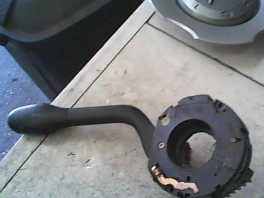 Commodo phare SEAT IBIZA 2 PHASE 3 Essence - 1