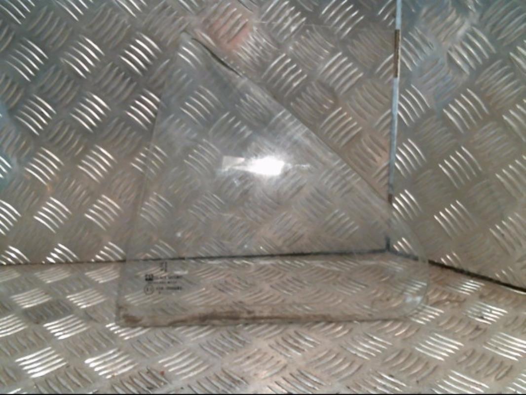 Vetro laterale fisso posteriore sinistro (portiera) PEUGEOT 406  - 1