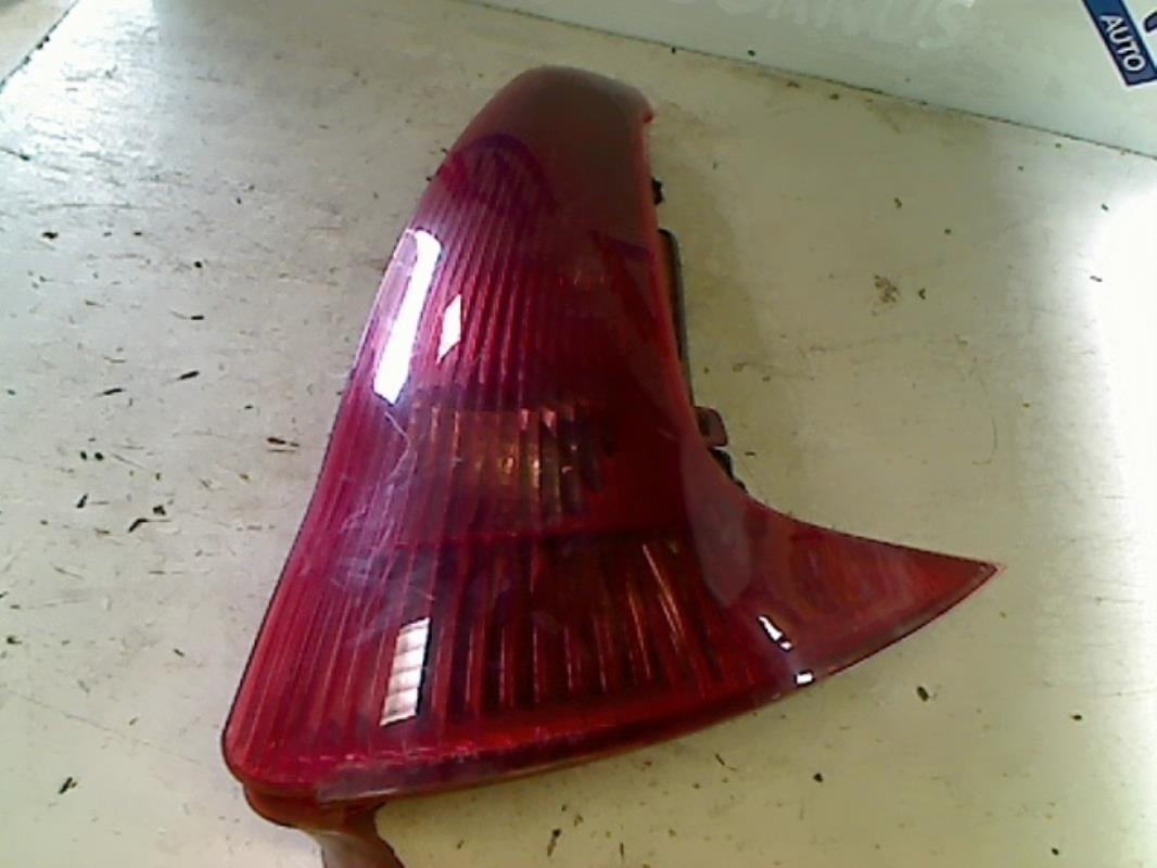 Fanale posteriore principale destro (luci) PEUGEOT 206 PHASE 1 BREAK Diésel - 1
