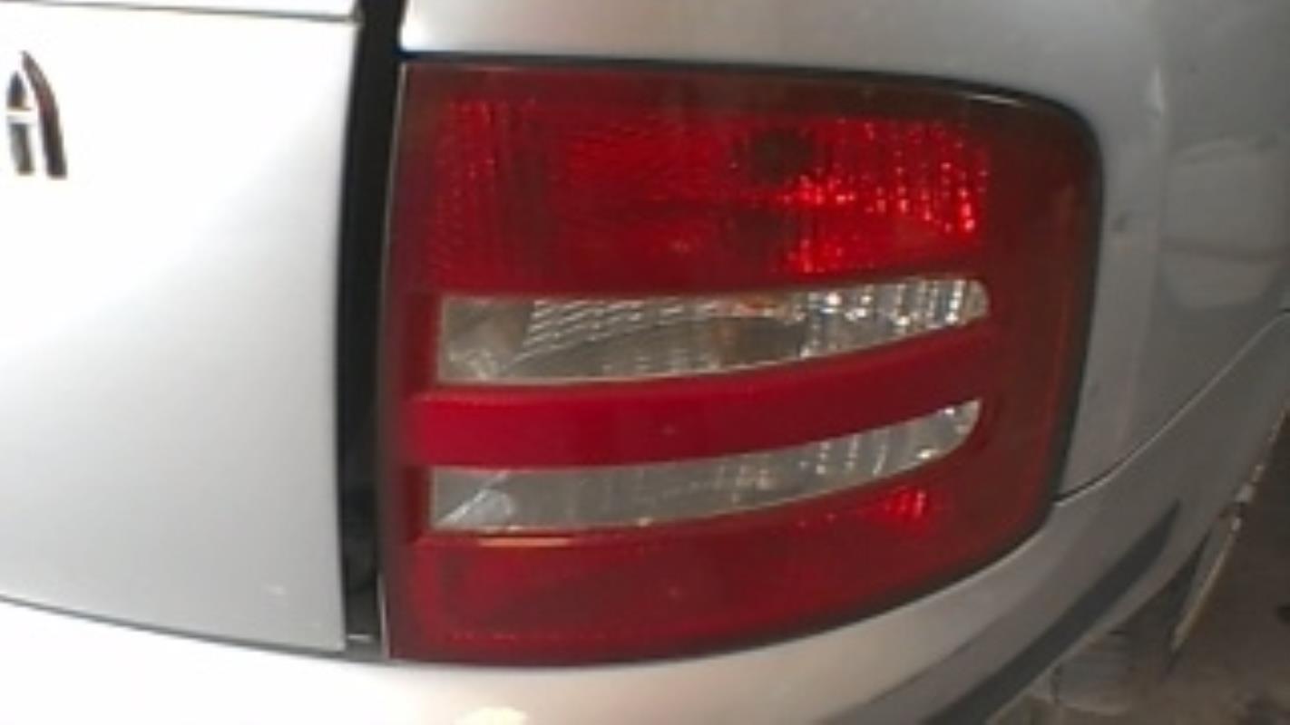 Fanale posteriore principale destro (luci) SKODA FABIA 1 PHASE 1 BREAK Diésel - 1