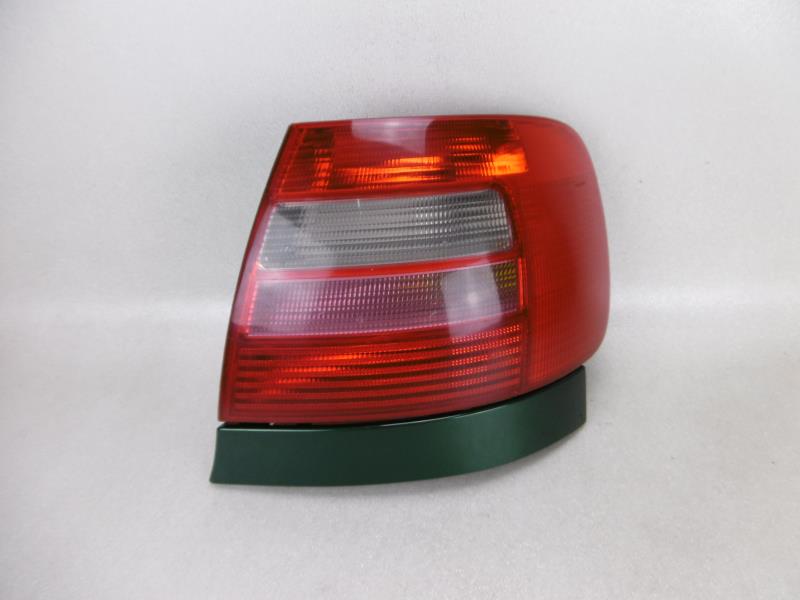 Fanale posteriore principale destro (luci) AUDI A4 1 PHASE 1  - 1