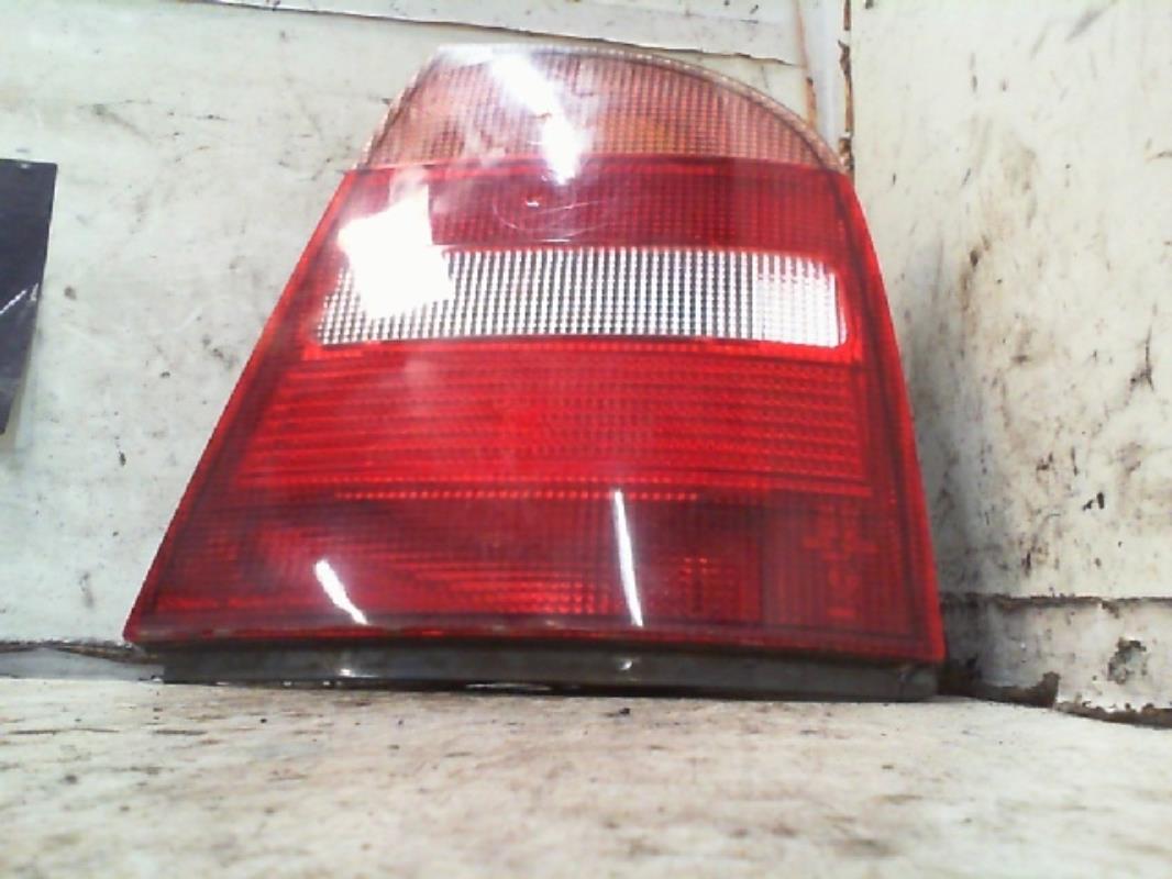 Fanale posteriore principale destro (luci) SKODA OCTAVIA 1 PHASE 1 Gasolina - 1