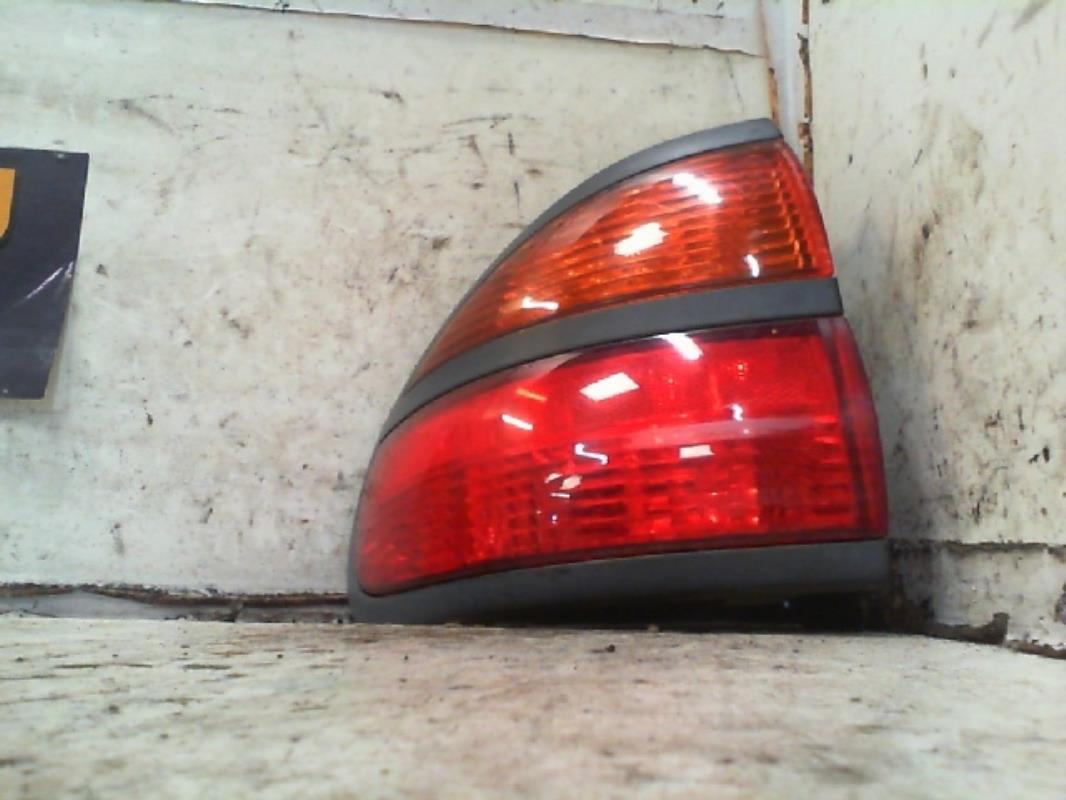 Fanale posteriore principale sinistro (luci) RENAULT LAGUNA 1 PHASE 2 Gasolina - 1