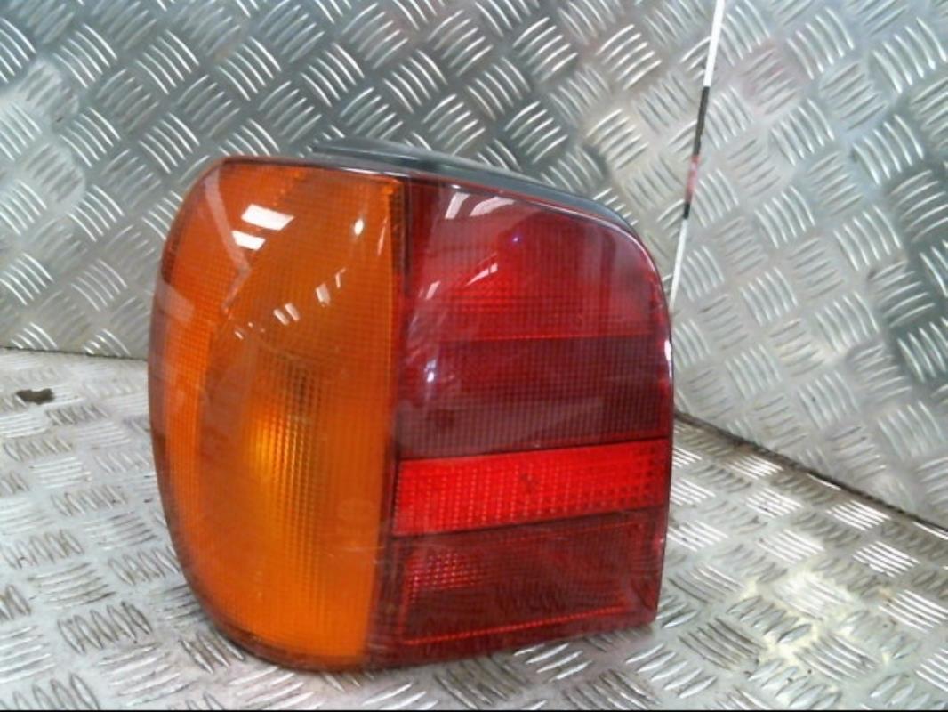 Fanale posteriore principale sinistro (luci) VOLKSWAGEN POLO 3 PHASE 1 Diésel - 1