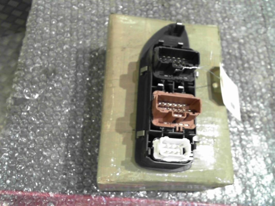 Interruptor de elevalunas RENAULT LAGUNA 2 PHASE 1 Gasolina - 1