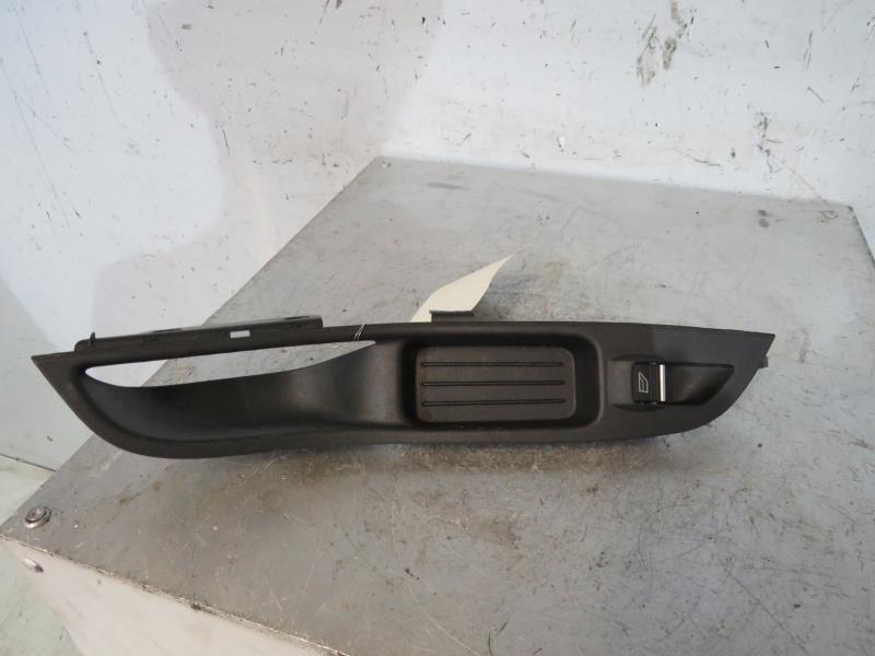 Interruttore lavacristalli anteriore destro FORD FOCUS 3 PHASE 2 Diésel - 1