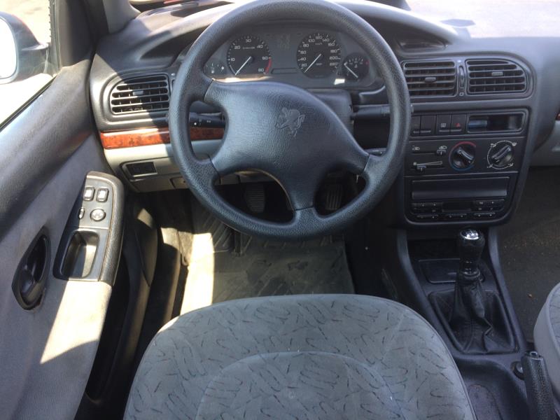 Image Feu arriere principal droit (feux) - PEUGEOT 406