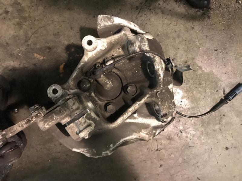 Fusee avant droit BMW SERIE 5 E39  - 1