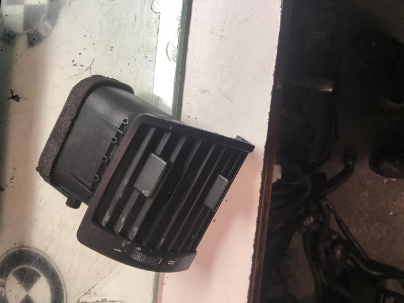 Bocchetta aerazione cruscotto anteriore destra BMW X5 E53  - 1