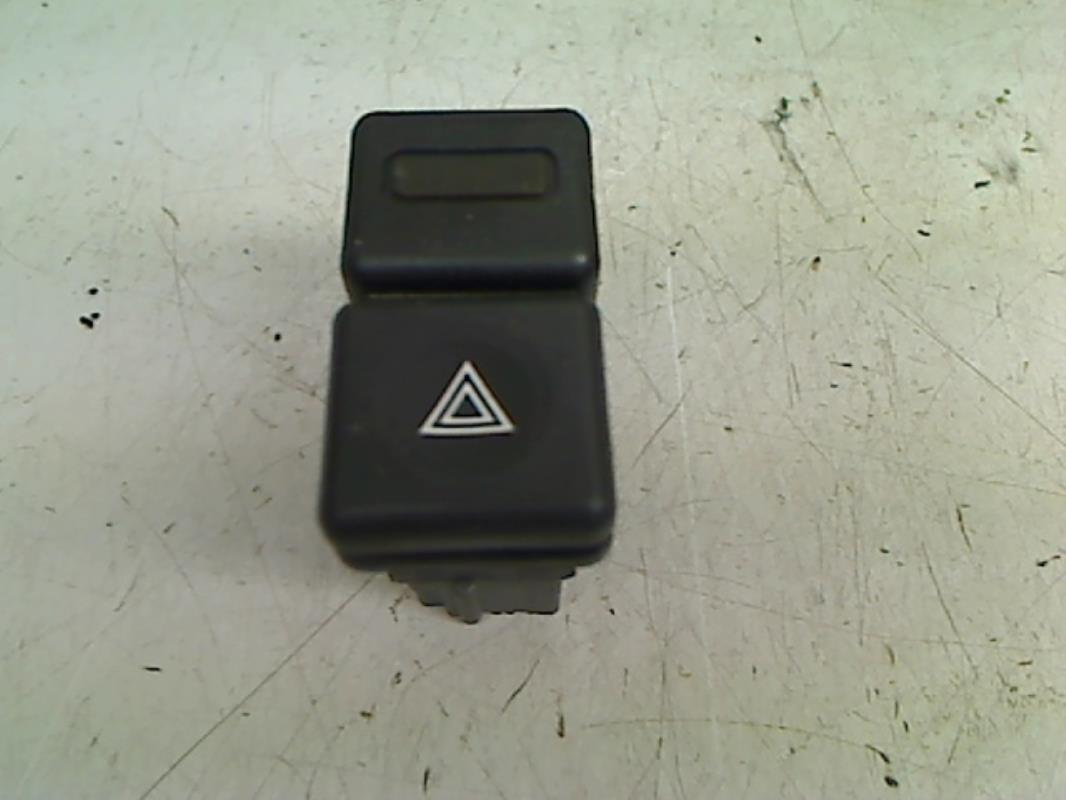 Bouton de warning PEUGEOT 605 PHASE 1 Diesel - 1