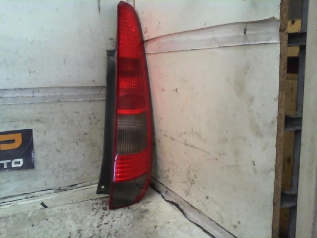 Fanale posteriore principale destro (luci) FORD FIESTA 5 PHASE 1 Diésel - 1
