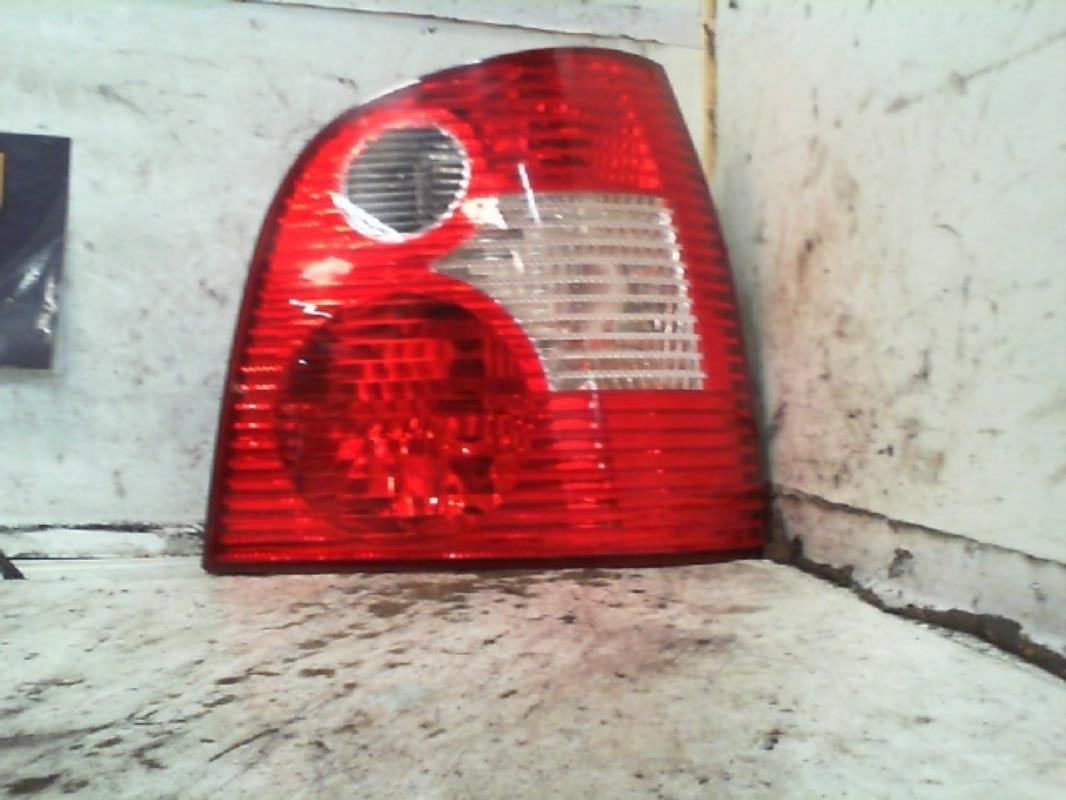 Fanale posteriore principale destro (luci) VOLKSWAGEN POLO 4 PHASE 1 Diésel - 1