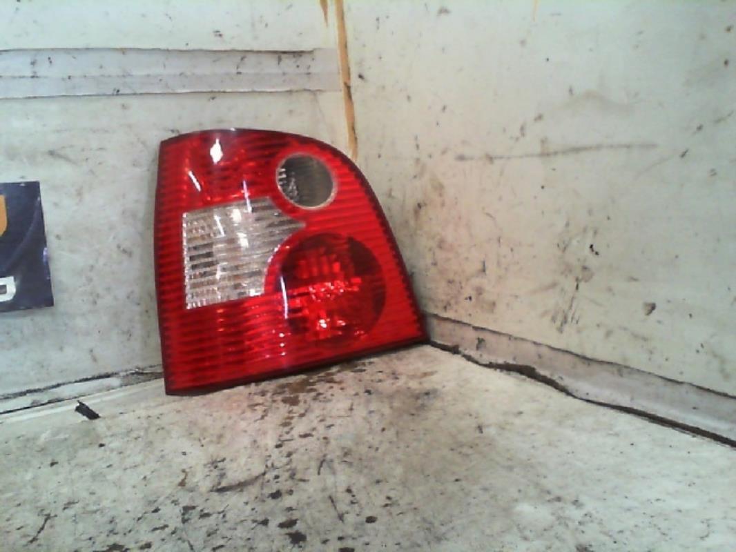 Fanale posteriore principale sinistro (luci) VOLKSWAGEN POLO 4 PHASE 1 Diésel - 1