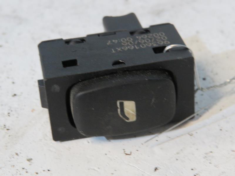 Interruttore lavacristalli posteriore sinistro PEUGEOT 307 PHASE 2 BREAK Diésel - 1