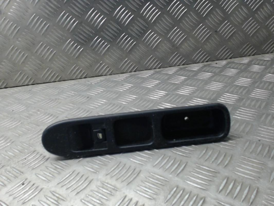 Interruttore lavacristalli anteriore destro PEUGEOT 307 PHASE 1 Diésel - 1