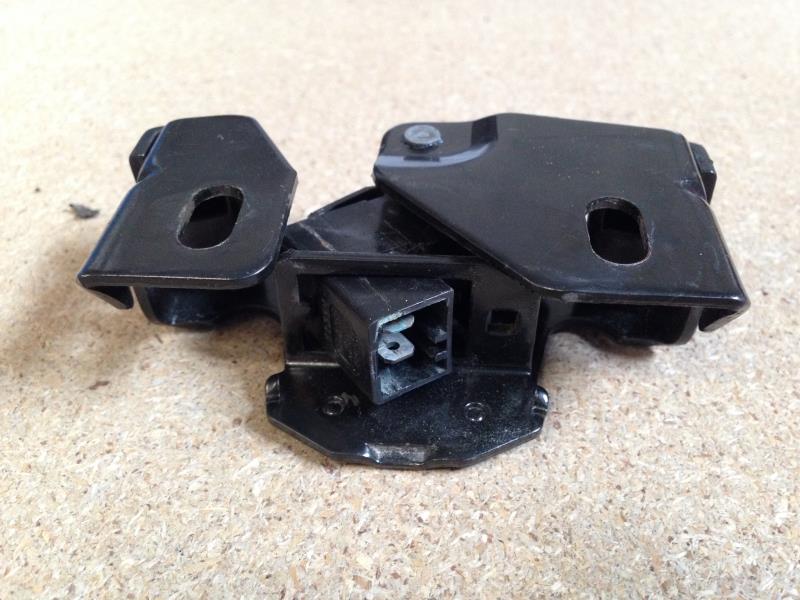 Serrure de coffre PEUGEOT 206 PHASE 1 Essence - 1