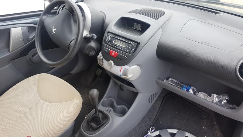 Image Feu arriere principal droit (feux) - PEUGEOT 107