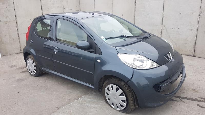 Image Feu arriere principal droit (feux) - PEUGEOT 107