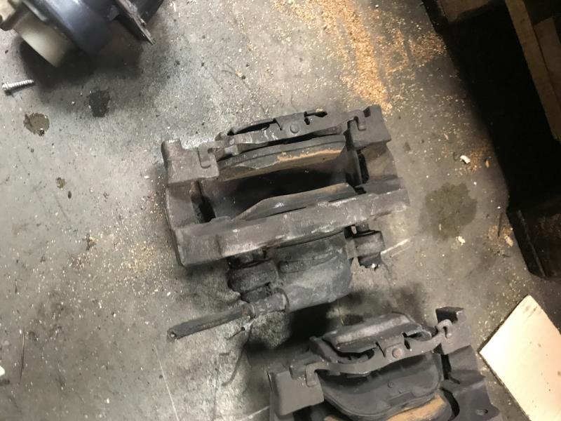 Pinza freni anteriore sinistra BMW X5 F15 Diésel - 1