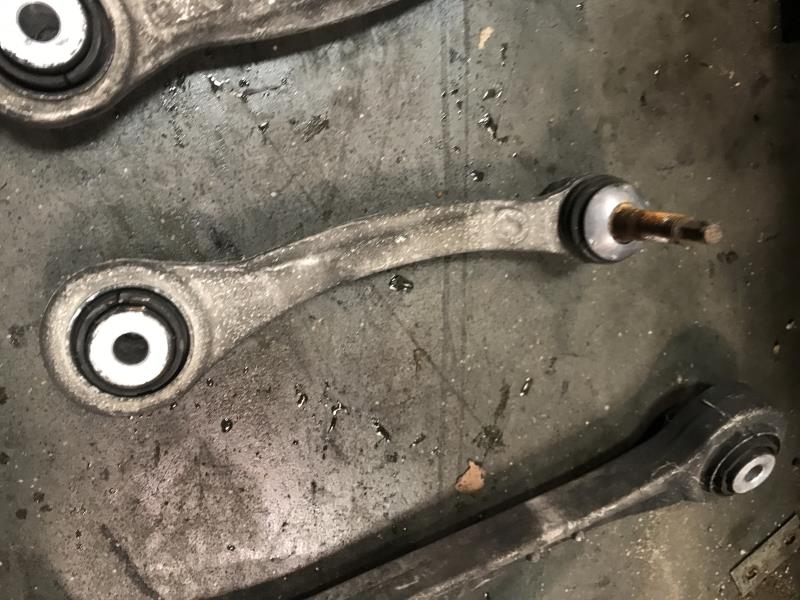 Braccio sospensione superiore posteriore sinistro BMW X5 F15 Diésel - 1