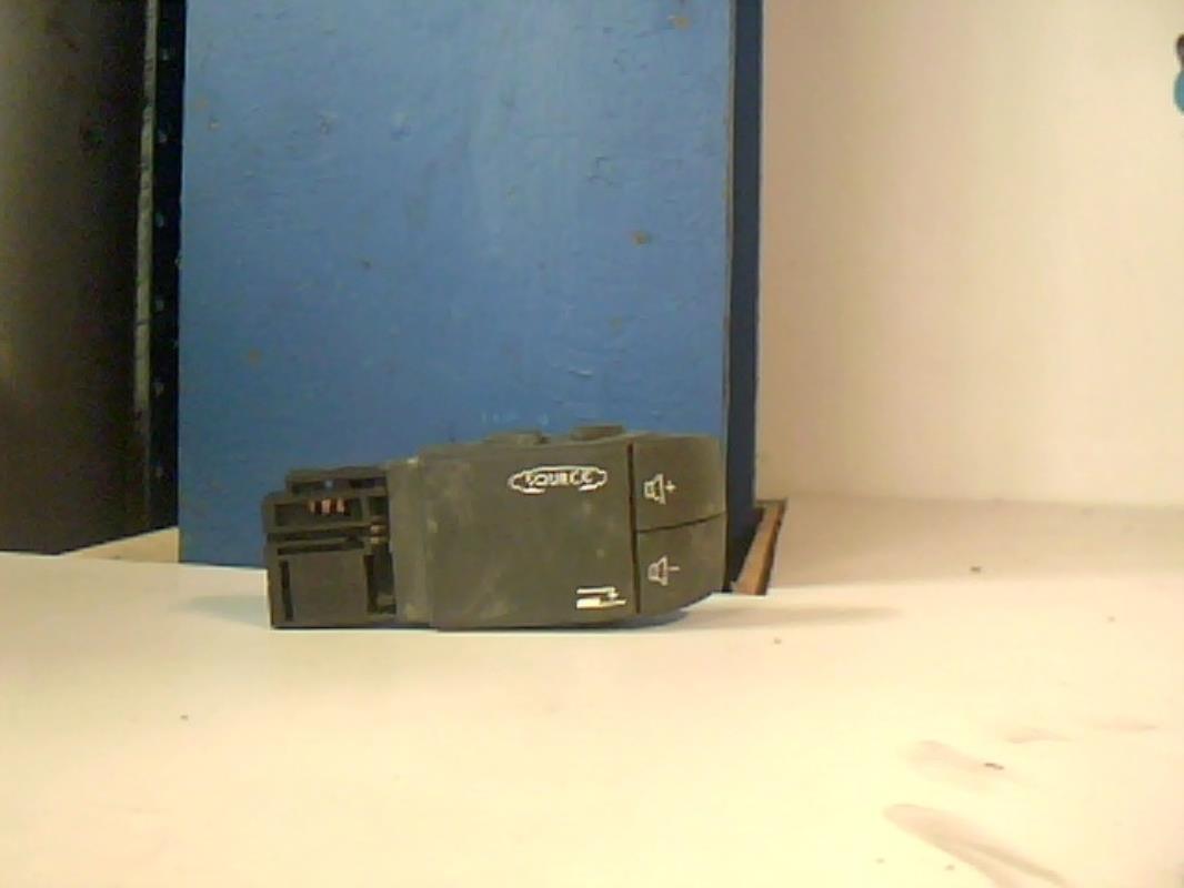 Commande autoradio RENAULT TWINGO 2 PHASE 1 Essence - 1