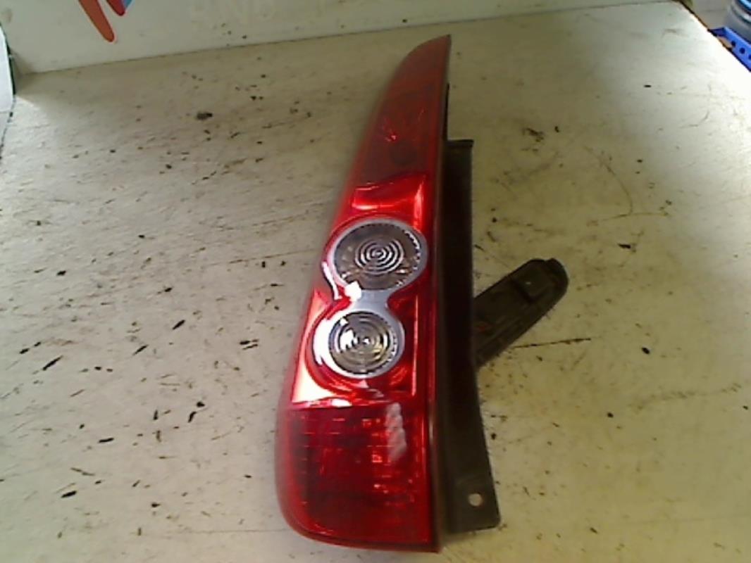 Fanale posteriore principale sinistro (luci) FORD FIESTA 5 PHASE 2 Diésel - 1
