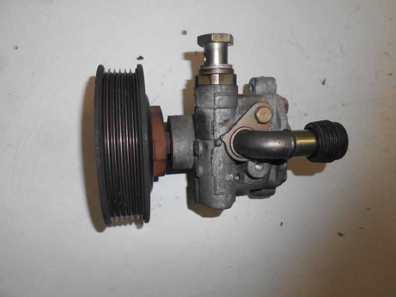 Pompe de direction VOLKSWAGEN GOLF 4 Essence - 1